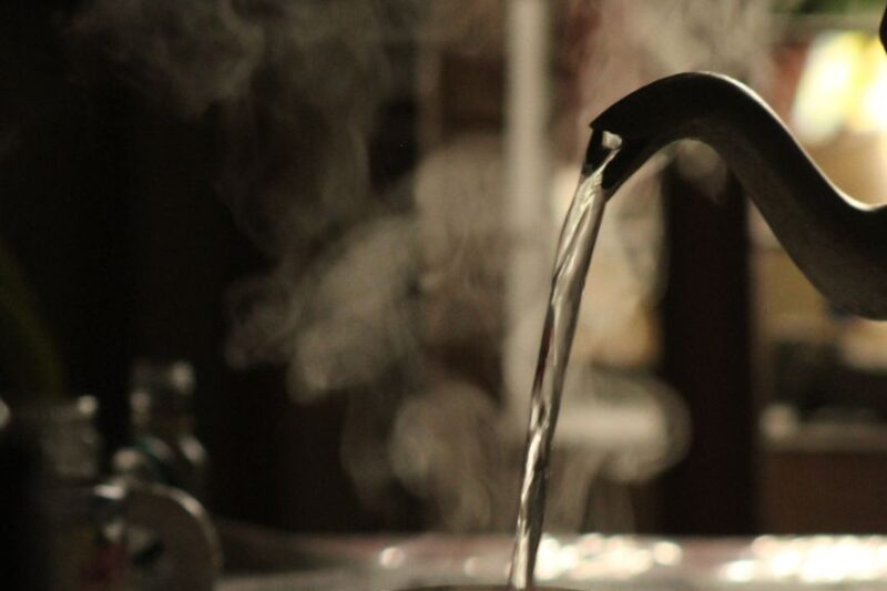 Wie oft Wasserkocher entkalken? Die richtige Häufigkeit je nach Wasserhärte erklärt
